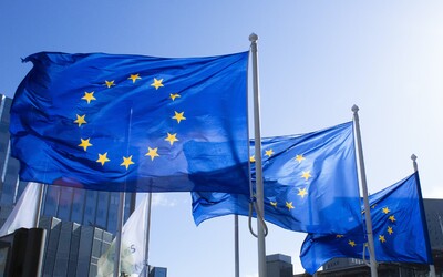Politico: Evropská komise doporučí udělit Ukrajině oficiální status kandidátské země EU.