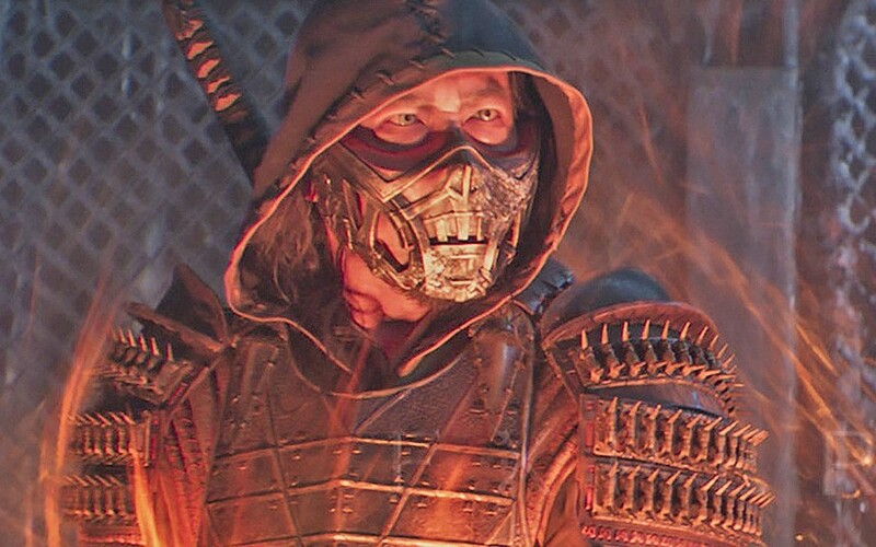 7 minút z filmu Mortal Kombat: Odrezané končatiny, prebodnuté hlavy a zlomené väzy.