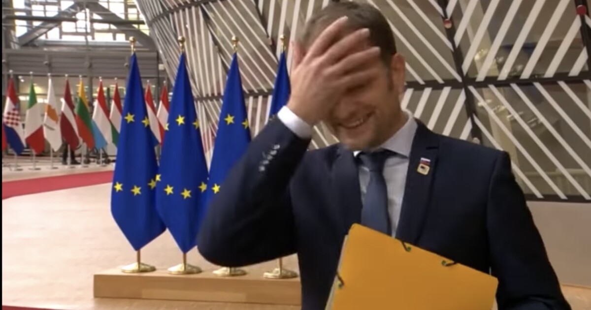 Video Slovensky Premier Si Udelal Ostudu V Zivem Vysilani Z Bruselu Can I Go One Time Next Time Zadal O Opakovany Pokus Refresher Cz