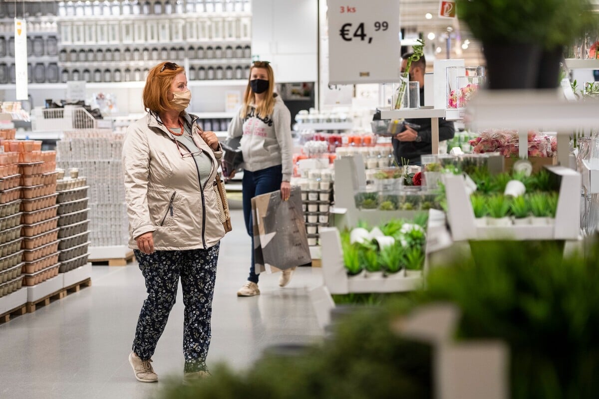 Ikea sa rozhodla, že začne z predaja postupne vyraďovať produkty od spoločnosti Mondelez International.