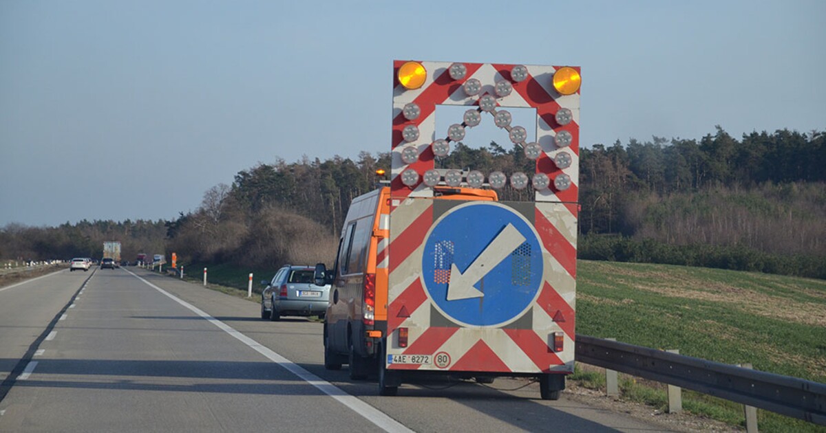 Na Jindřichohradecku se srazilo osobní auto s autobusem