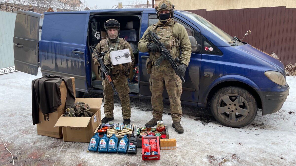 Humanitárna pomoc pre rozviedku v Bachmute.