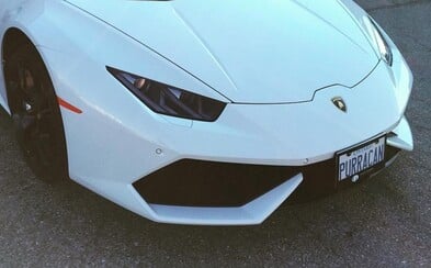 Deadmau5 ukázal nové Lamborghini! Má 610 koní a jmenuje se Purracan, čímž se nepřímo mstí Ferrari Deadmau5 ukázal nové Lamborghini! Má 610 koní a jmenuje se Purracan, čímž se nepřímo mstí Ferrari