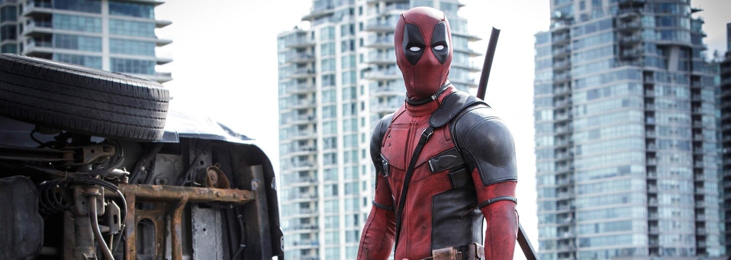 Deadpool masturbuje a zabíjí chuligány ve vymazané, necenzurované scéně z filmu