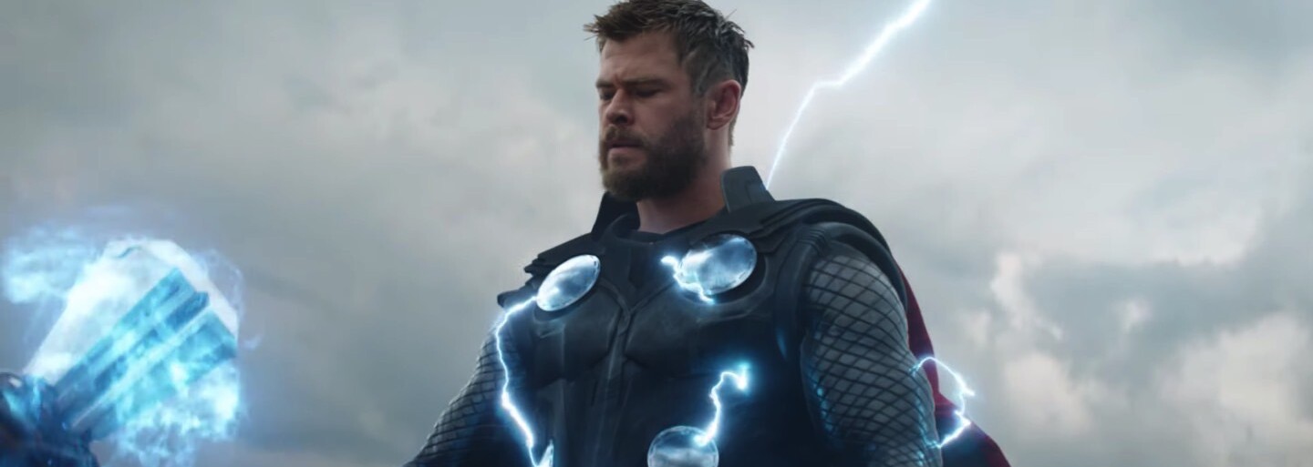 Deadpool opět ovládl ukázku z Avengers: Endgame. Tentokrát dostal ránu Stormbreakerem a šíp do hlavy