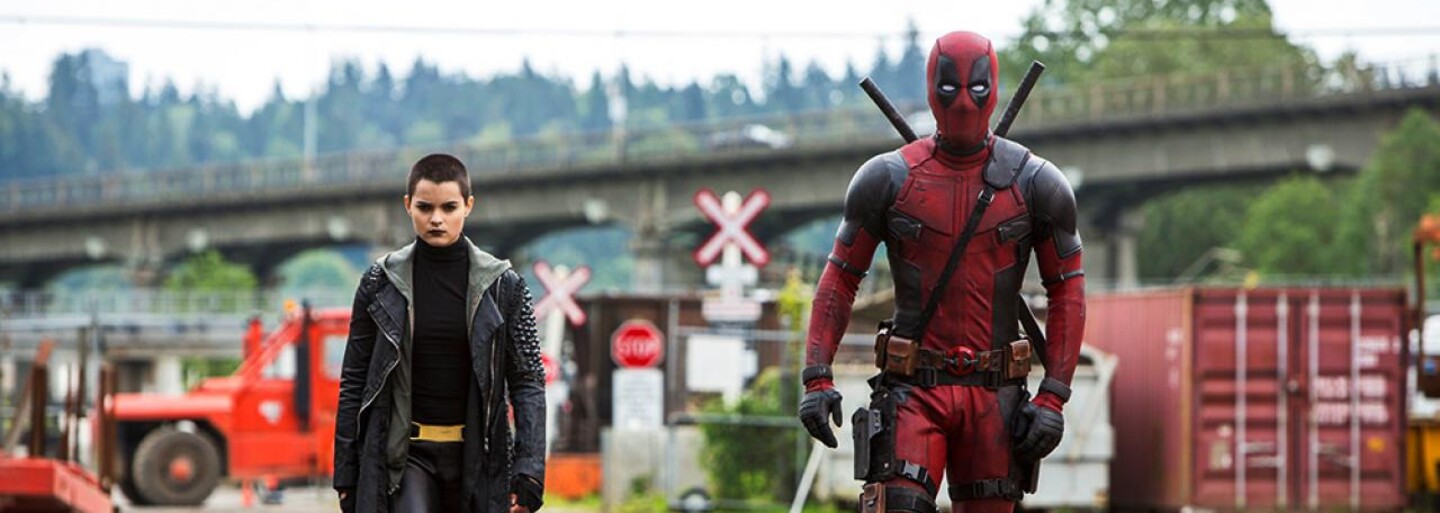 Deadpool prolévá v novém traileru krev, nadávky, sex a množství nevhodného humoru