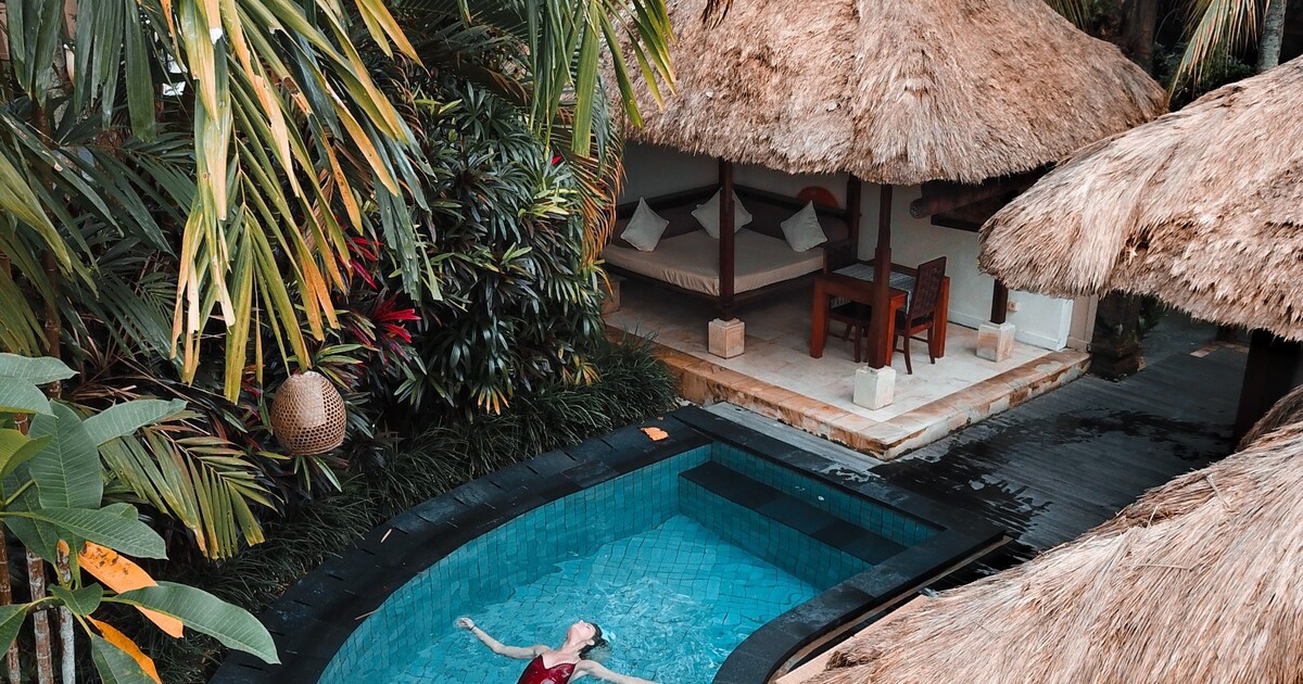 Nejlevnější destinace pro digitální nomády: Kde ti bude stačit česká mzda? (Infografika)