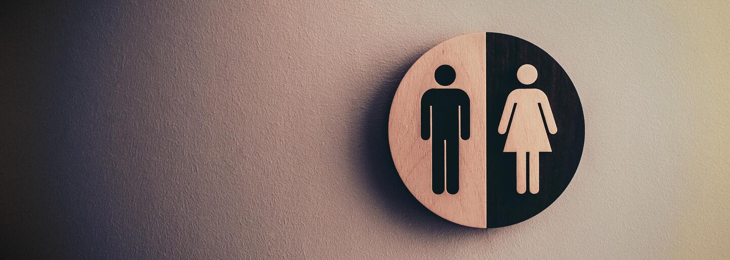 Děkan reagoval na žádost studentů Masarykovy univerzity o genderově neutrální toalety. Řešení už prý existuje