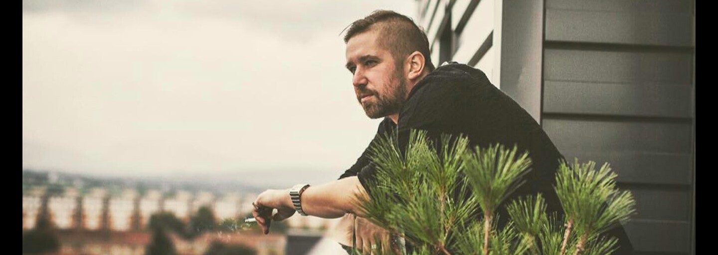 Delik má v pi*i a pomenoval tak aj svoj album. Nájdeme na ňom Separa, Aless aj Veca a vyjde už o pár týždňov