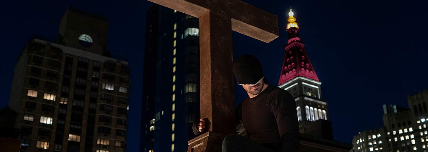 Démonický Kingpin sa vracia na scénu. 3. séria Daredevila s Bullseyom a krvavou brutalitou vychádza už dnes!