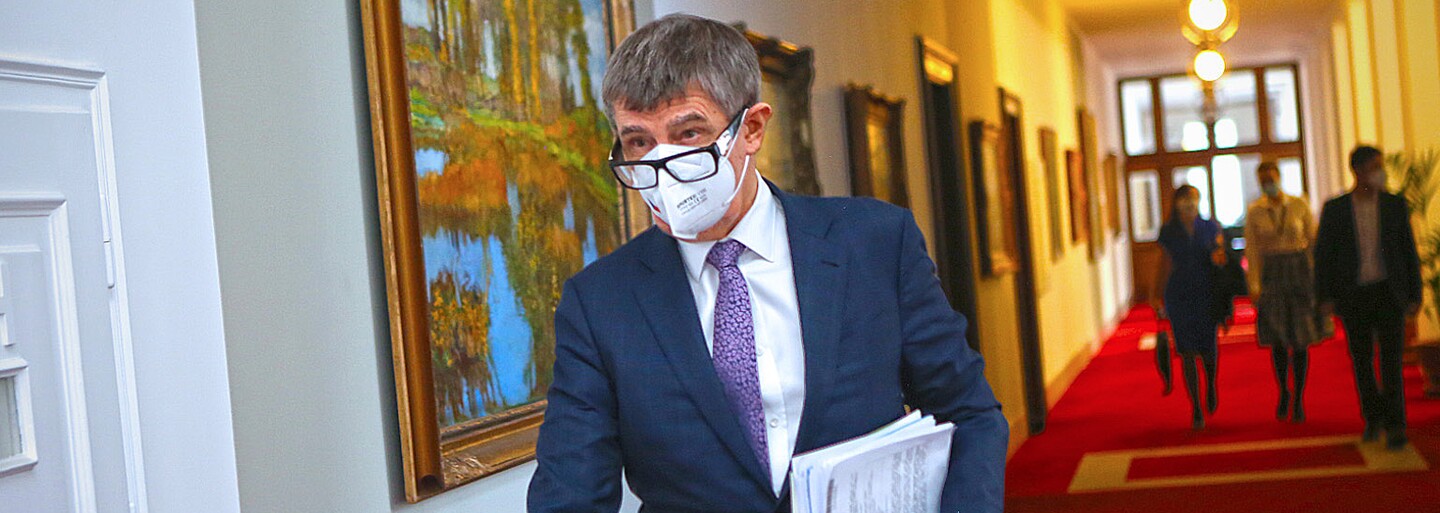 Deník N: Křik, odchod a ostrá hádka. Babiš s Hamáčkem se do sebe pustili kvůli testům do škol