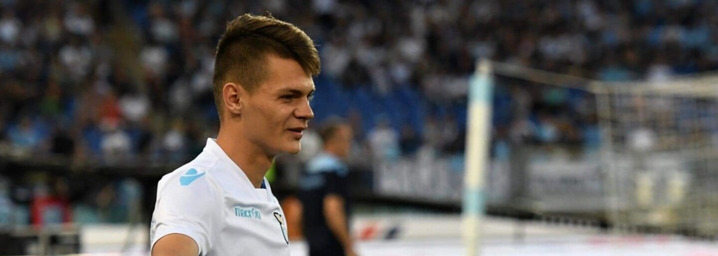 Denis Petro začal s futbalom na vojenskej základni a dnes oblieka dres Lazia Rím i reprezentácie (Rozhovor)