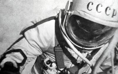 Děsivé osudy sovětských kosmonautů: Umírali v temnotě a v plamenech, jejich těla jsou prý dodnes ve vesmíru