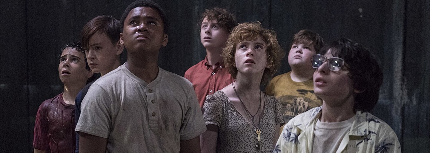 Desivý Pennywise si na nás už brúsi tesáky! Mrazivý horor It prichádza s trojicou lákavých klipov priamo z filmu