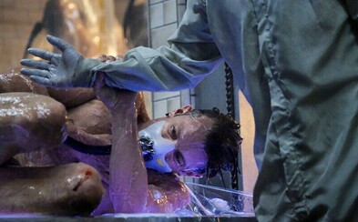 Detektívny sci-fi seriál Altered Carbon odhaľuje prvé zábery cyberpunkovej budúcnosti. Vojak Joel Kinnaman sa v ňom vydá na lov vraha Detektívny sci-fi seriál Altered Carbon odhaľuje prvé zábery cyberpunkovej budúcnosti. Vojak Joel Kinnaman sa v ňom vydá na lov vraha