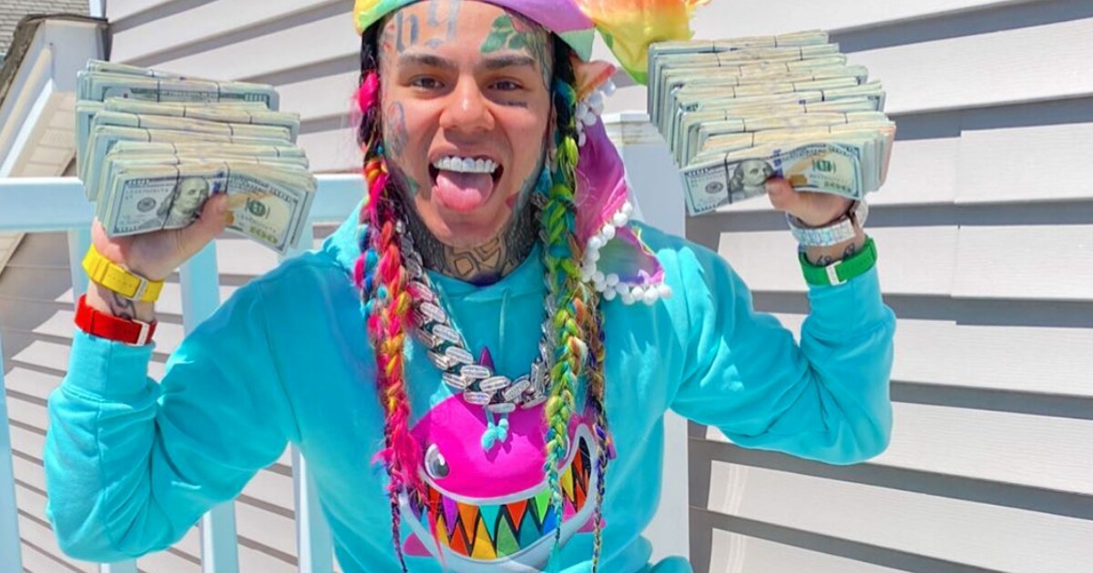 6ix9ine zaplatí tučnou pokutu. Vykašlal se na show na Harvardově univerzitě
