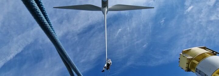Lukáš servisuje veterné turbíny na mori: Špičkový technik zarobí 600 eur denne, prvú zákazku som našiel za polhodinu (Rozhovor)