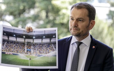 Život musí bežať ďalej, odkazuje Matovičovi futbalový klub z Dunajskej Stredy. Žiadnu cestu do pekla na tribúnach nevidia.