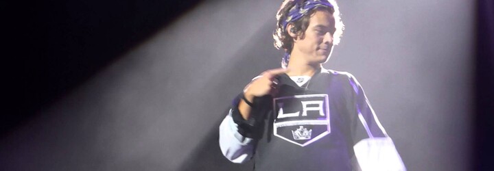 Je Harry Styles najlepšie oblečeným popovým spevákom dnešných dní?
