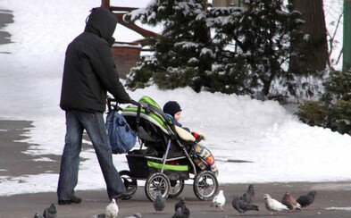 Dieťa ruských rodičov umrzlo na balkóne pri -7°C. Umiestnili ho tam, aby zaspalo na čerstvom vzduchu Dieťa ruských rodičov umrzlo na balkóne pri -7°C. Umiestnili ho tam, aby zaspalo na čerstvom vzduchu
