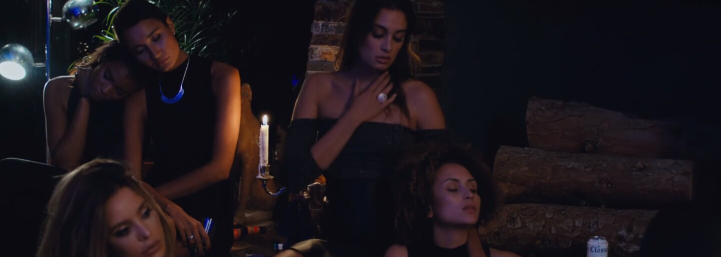 Dievčatá a prehnaná párty poriadne omámili The Weeknda a Bellyho v klipe na ich spoločný track