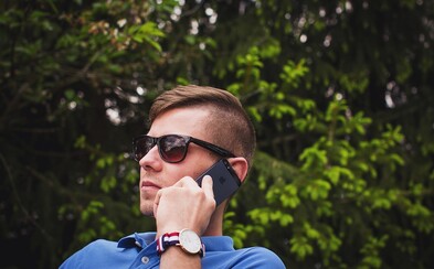 Díky novému zákonu budeme mezi státy EU volat nejvýše za 6 Kč za minutu a psát SMS do 2 Kč Díky novému zákonu budeme mezi státy EU volat nejvýše za 6 Kč za minutu a psát SMS do 2 Kč