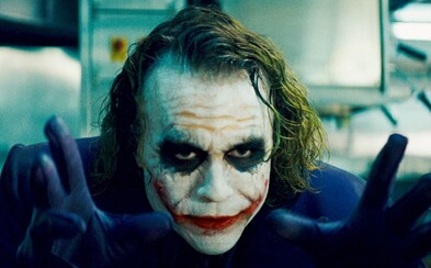 Diváci považovali obsadenie Heatha Ledgera za kastingový omyl histórie a neverilo mu ani štúdio Warner Bros. Diváci považovali obsadenie Heatha Ledgera za kastingový omyl histórie a neverilo mu ani štúdio Warner Bros.