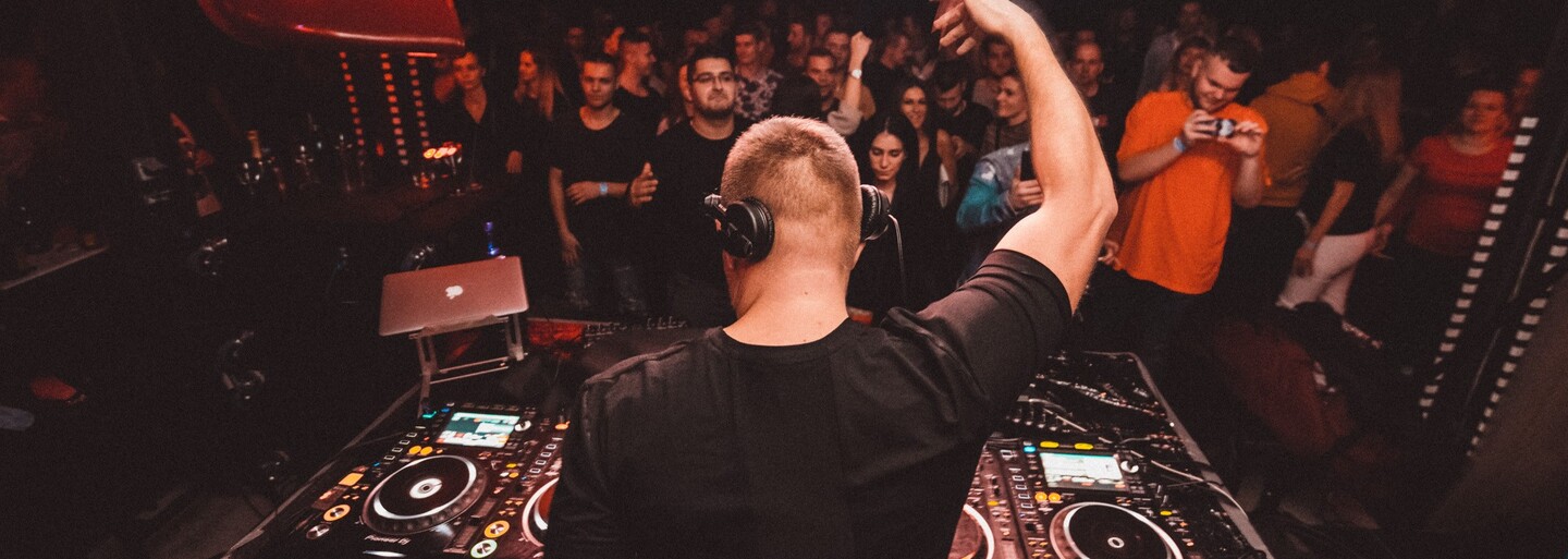 DJ EKG: O drogách na akciách by sme mali začať verejne rozprávať (Rozhovor)