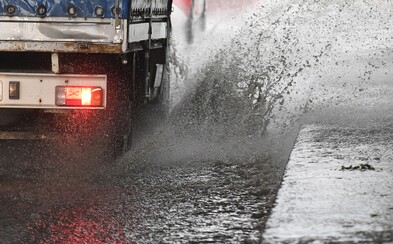 Dnes nás čakajú búrky na celom území Slovenska, SHMÚ už vydalo aj výstrahy. Na východe budú padať aj krúpy Dnes nás čakajú búrky na celom území Slovenska, SHMÚ už vydalo aj výstrahy. Na východe budú padať aj krúpy