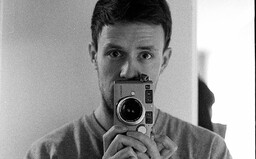 Dnešný digitálny nomád by mal ovládať všetko, od grafiky cez fotografiu až po video, hovorí slovenský módny fotograf Tomáš Thurzo