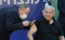 Do března naočkujeme celou dospělou populaci, tvrdí izraelský premiér