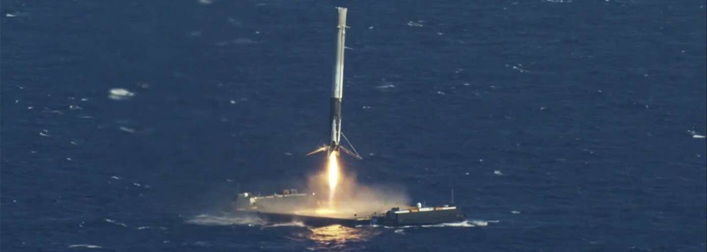 Do tretice všetko dobré. SpaceX opäť zopakovalo úspešné pristátie nosnej rakety Falcon 9 na oceáne