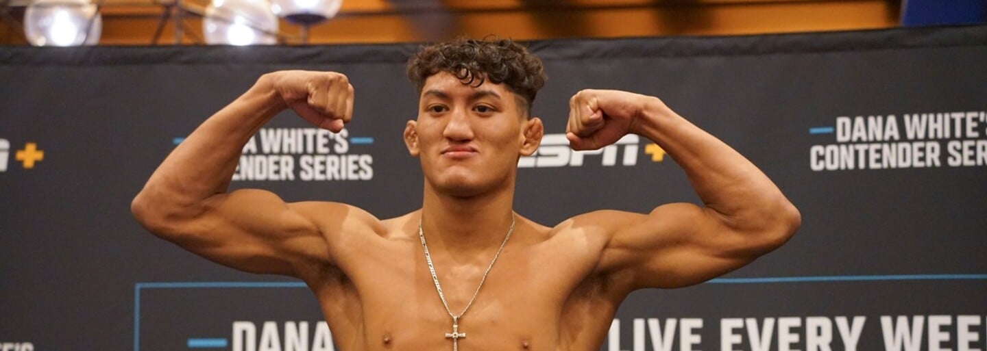 Do UFC se dostal nejmladší bojovník historie, je mu 17 let. Nic takového jsem v životě neviděl, řekl šéf Dana White