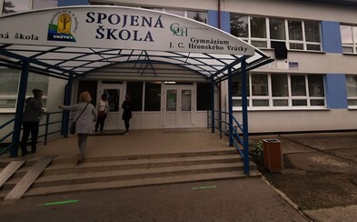 Dobodaná učiteľka a žiaci z Vrútok sú z najhoršieho vonku. Preložili ich z oddelenia ARO Dobodaná učiteľka a žiaci z Vrútok sú z najhoršieho vonku. Preložili ich z oddelenia ARO