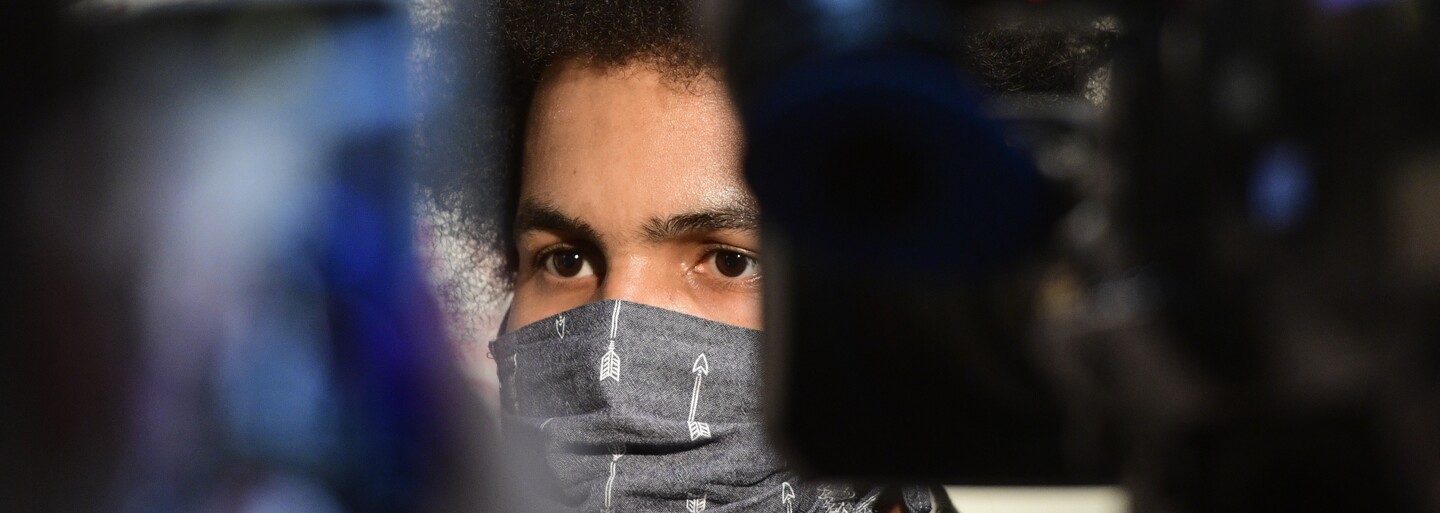 Dominik Feri si ostříhal své ikonické afro