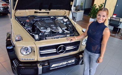 Dominika Cibulková rozširuje svoj vozový park o jedinečný G-čkový Mercedes za približne 200-tisíc € Dominika Cibulková rozširuje svoj vozový park o jedinečný G-čkový Mercedes za približne 200-tisíc €