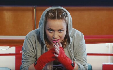 Dominika Mirgová v boxerskom ringu ti novým klipom odkazuje, že keď si na dne, sprav všetko, aby si opäť vstal Dominika Mirgová v boxerskom ringu ti novým klipom odkazuje, že keď si na dne, sprav všetko, aby si opäť vstal
