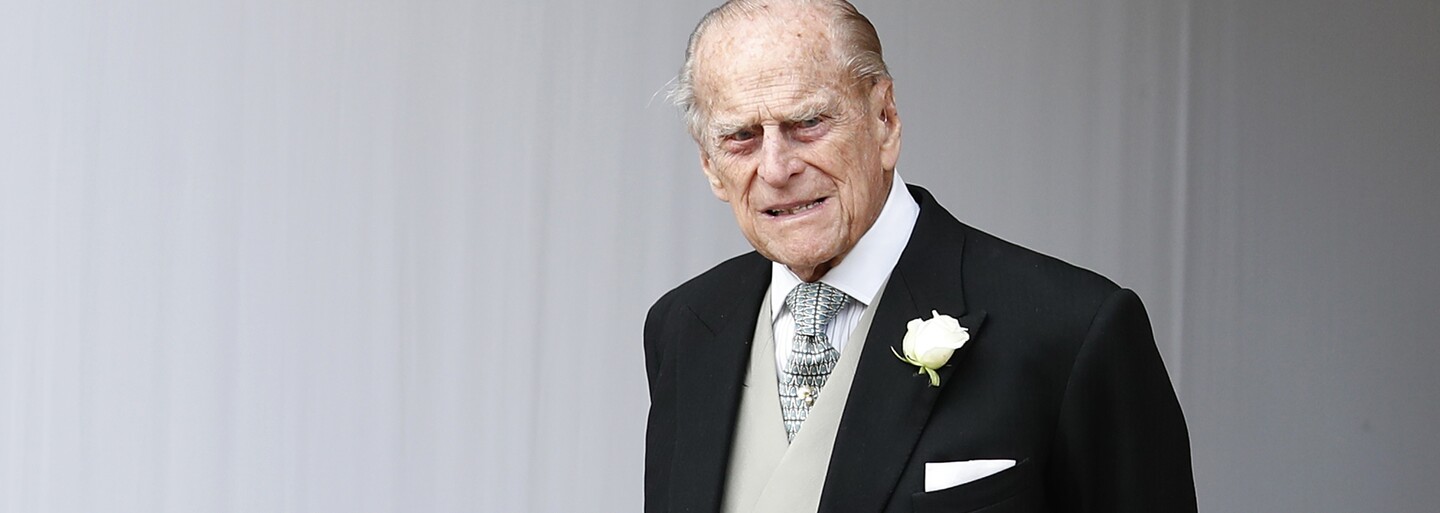 Domorodý kmen uctíval prince Philipa jako boha. Po jeho smrti jej chtějí nahradit princem Charlesem
