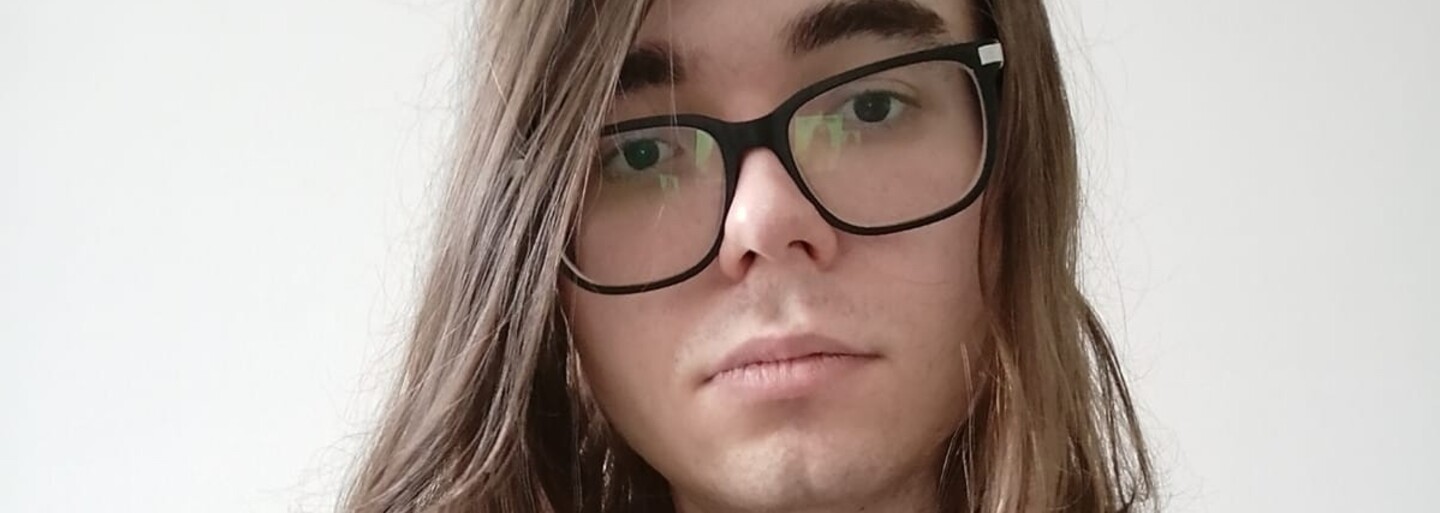 Domů mi stále chodí povolávací rozkazy do války. Právně jsem totiž stále muž, říká transgender Ukrajinka Iliya (Rozhovor)