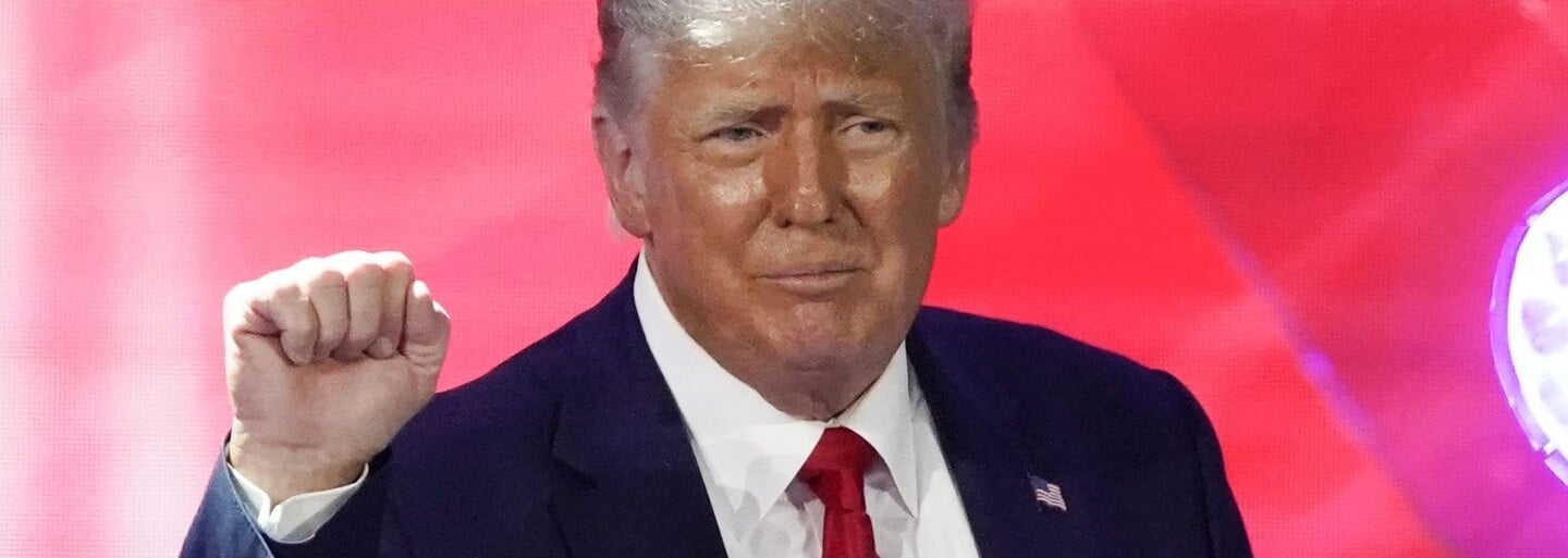 Donald Trump chce v roku 2024 opäť kandidovať. Vrátim sa! odkázal davu na Floride