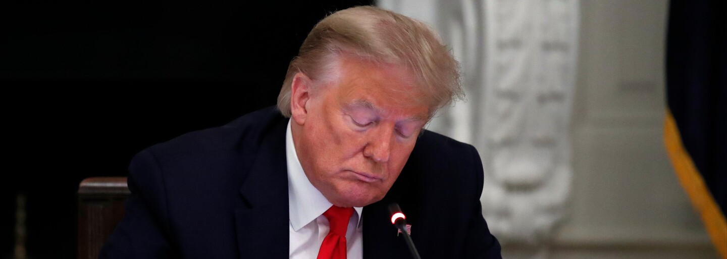 Donald Trump může zpět na Facebook a Instagram. Má to ale podmínku