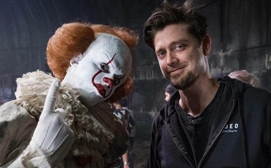 Dospelí členovia Losers' Club sa opäť vydávajú bojovať s Pennywiseom. Užite si množstvo fotiek z natáčania It 2! Dospelí členovia Losers' Club sa opäť vydávajú bojovať s Pennywiseom. Užite si množstvo fotiek z natáčania It 2!