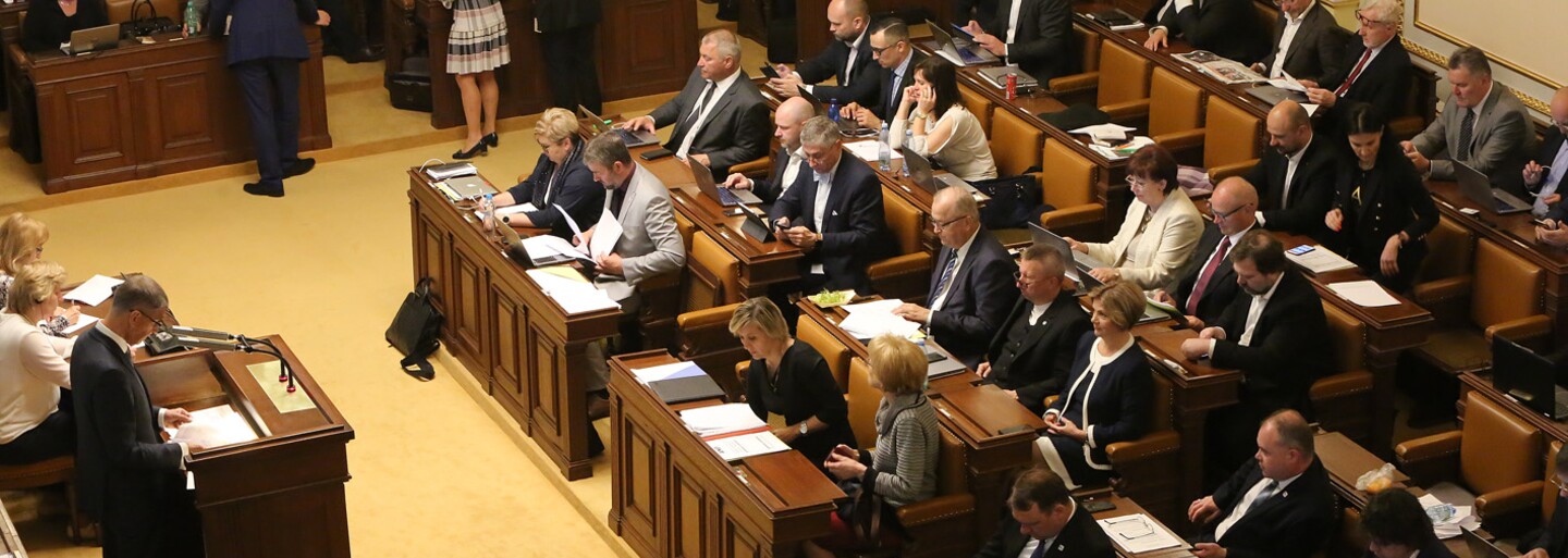 Dostupnější konopí, předjíždění cyklistů či odebírání dávek. Od nového roku se mění řada zákonů
