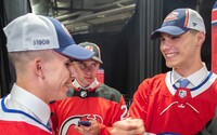 Draftované mladé hviezdy NHL Slafkovský a Nemec zrejme nebudú reprezentovať Slovensko na odložených MS v Kanade