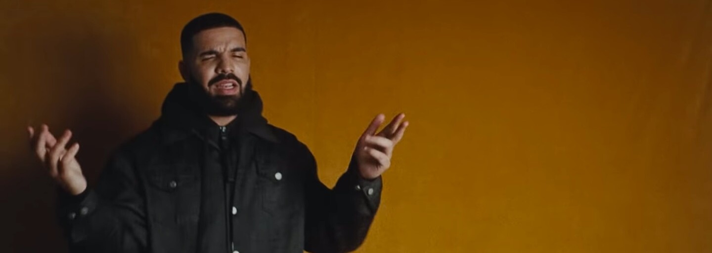 Drake dissuje Yeezy Boosty Kanyeho Westa v klipe o drahých handrách