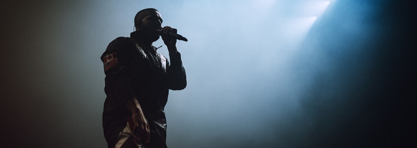 Drake dostal na jednu skladbu Kanyeho a Jay Z-ho. Vypočuj si dvojicu piesní, ktoré nasvedčujú, že Drizzyho sezóna naberá rozmery