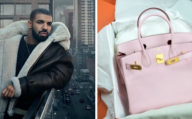 Drake je posedlý sbíráním luxusních kabelek Hermés. Čeká, než si najde tu pravou a pak jí všechny daruje Drake je posedlý sbíráním luxusních kabelek Hermés. Čeká, než si najde tu pravou a pak jí všechny daruje