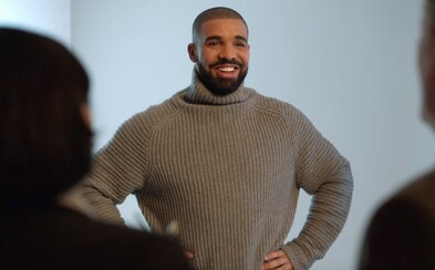 Drake, Lil Wayne nebo Seth Rogen se vám představí v úsměvných reklamních spotech na 50. Super Bowl Drake, Lil Wayne nebo Seth Rogen se vám představí v úsměvných reklamních spotech na 50. Super Bowl