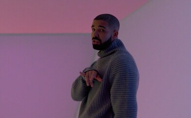 Drake předvádí své úžasné taneční schopnosti ve videoklipu na hit Hotline Bling Drake předvádí své úžasné taneční schopnosti ve videoklipu na hit Hotline Bling