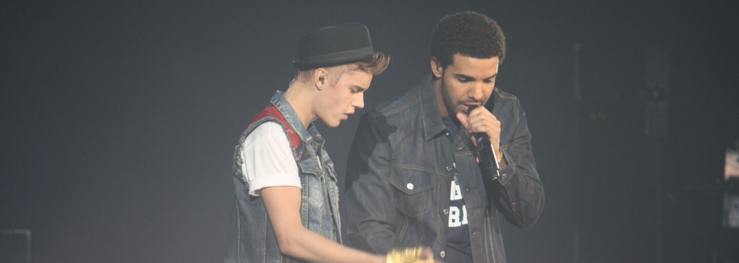 Drake sa nešetrí a posiela nám trojicu skladieb vrátane remixu One Dance s Justinom Bieberom